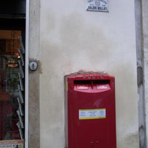 Briefkasten an der Piazza di Sant'Eustachio