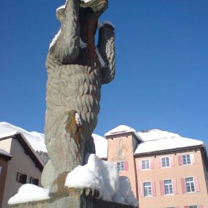 Der Brenbrunnen in Zuoz