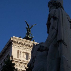 Am Vittorio-Emanuele-Denkmal