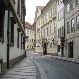 Weg zur Nikolauskirche ( Kleinseite )