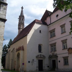 Steyr, Stadtpfarrhof u. Margarethenkapelle