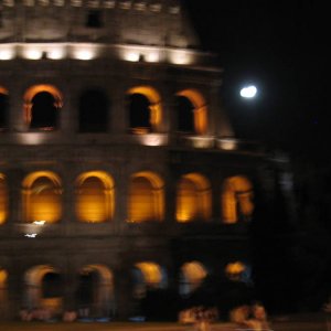Colosseum bei Vollmond