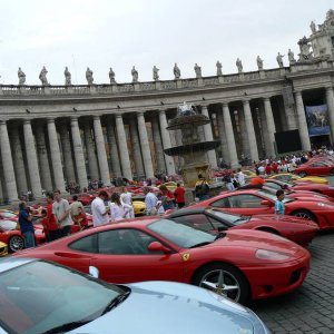 Motordrhnen auf dem Petersplatz