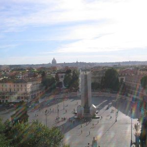 Piazza del Popolo in den letzten Sonnenstrahlen des Tages