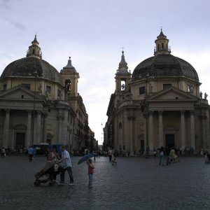 Die Zwillingskirchen auf der Piazza del Popolo