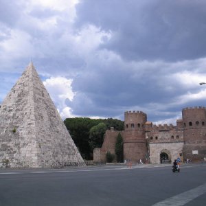 Piramide di Caio Cestius