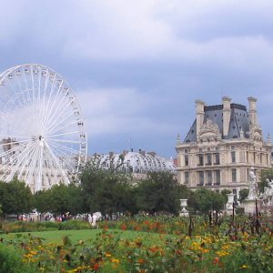 Riesenrad und Louvre