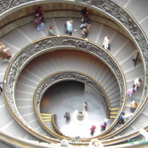 Treppenhaus in den vatikanischen Museen