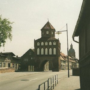 3700_Ribnitz-Damgarten_Rostocker_Tor_Marienkirche