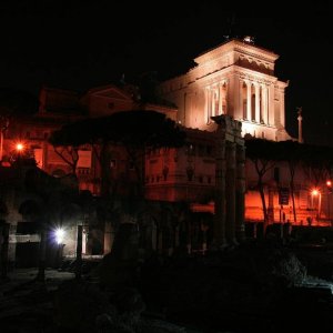 Nationaldenkmal bei Nacht