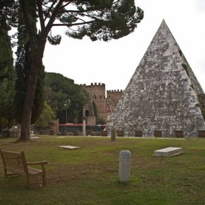 Friedhof Cestius Pyramide