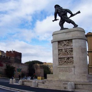 Porta Pia, Bersaglieri-Denkmal