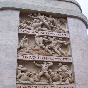 Porta Pia, Bersaglieri-Denkmal