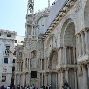 Seitenportal von San Marco