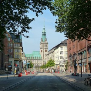 Hamburg Innenstadt Blick zum Rathaus