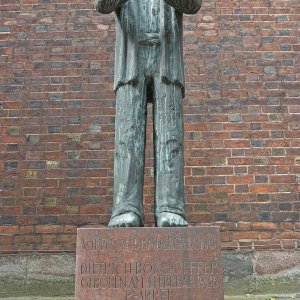 Hamburg Innenstadt Denkmal Bonhffer