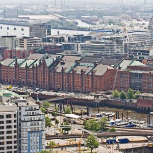 Hamburg Michel Blick auf die Speicherstadt