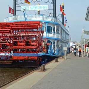 Hamburg Elbfahrt Schaufelboot