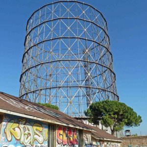 Ruinen Energiewerk Gasometer ber Graffiti