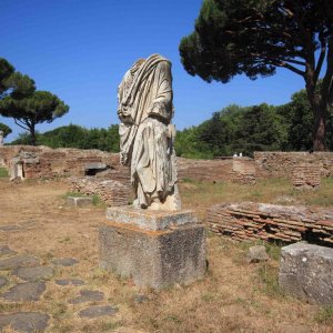 Ostia Antica Decumanus Maximus