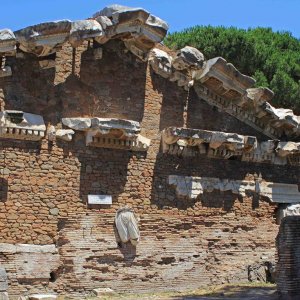 Ostia Antica Tempel der Roma und des Augustus