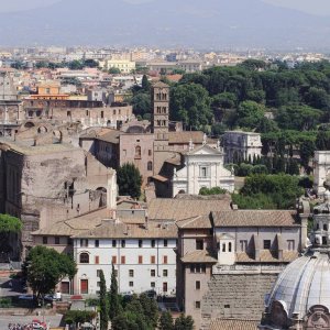 Vittoriano Blick ber Forum auf Kolosseum