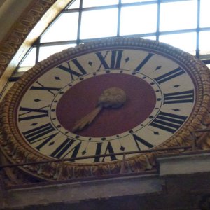 Uhr im Petersdom