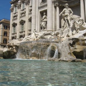 Fontana_di_Trevi_25-4-08