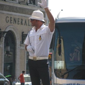 polizist auf der Piazza Venezia