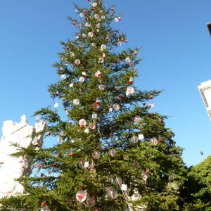 Weihnachtsbaum mit Herzen