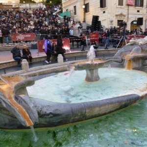 Barrcaccia-Brunnen als Kulisse fr ein Weihnachtskonzert