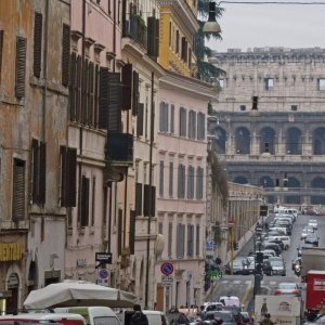 Monti Blick auf Colosseo