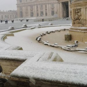 Schnee auf dem Petersplatz