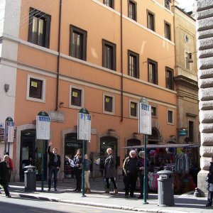 Bushaltestelle "Largo Chigi"