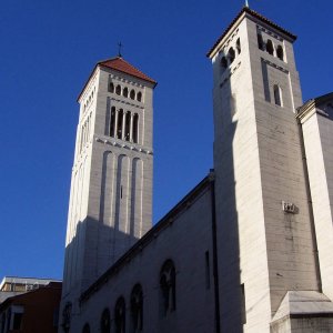 Via Sicilia/Via Toscana: ev. Christuskirche