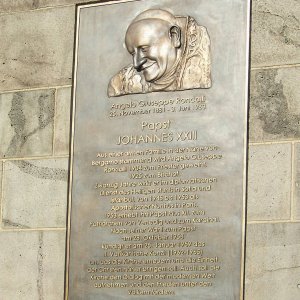 Roncalli-Platz: Papst Johannes XXIII.
