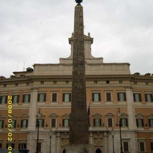 Obelisk "Solare"