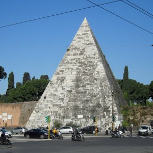 Pyramide und Grabmahl des Cestius