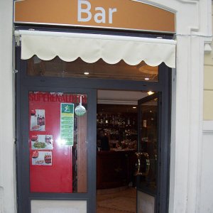 Linie 75, F.lli Bandiera, Bar (u. Kramladen) Faustini