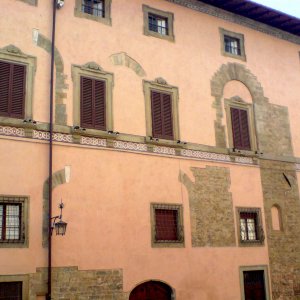 Arezzo - Bischofspalast am Domplatz