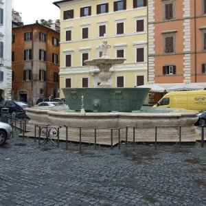 Piazza Farnese "Badewannenbrunnen"