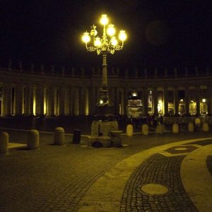 Petersplatz bei Nacht