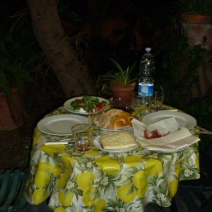 Abendessen auf der Terrasse