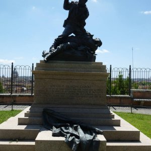 Denkmal zwischen Piazza del Spagna und Piazza del Popolo