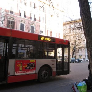 Via Leone IV, Busse Richtung Zentrum