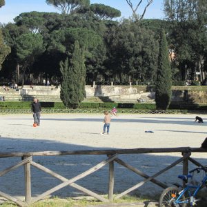 Sonntagnachmittag im Borghese-Park