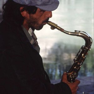 Strassenmusiker unter Tiberbruecke