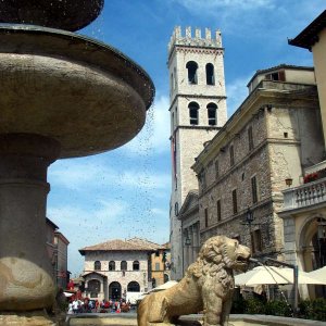 Assisi Piazza Priori