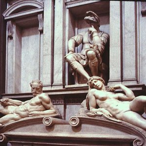 Florenz Grabmal des Lorenzo Medici von Michelangelo