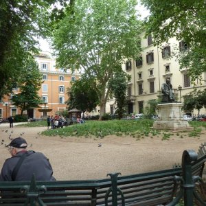 Piazza Benedetto Cairoli